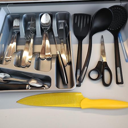 바르샤바 Uroczy Apartament Z Miejscem Na Auto W Garazu 아파트 외부 사진