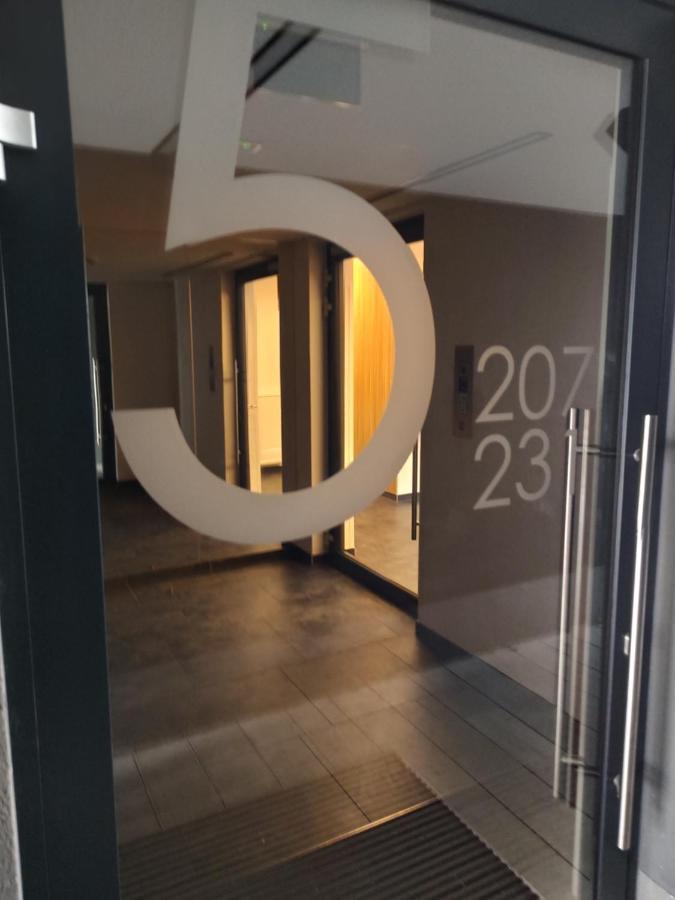 바르샤바 Uroczy Apartament Z Miejscem Na Auto W Garazu 아파트 외부 사진