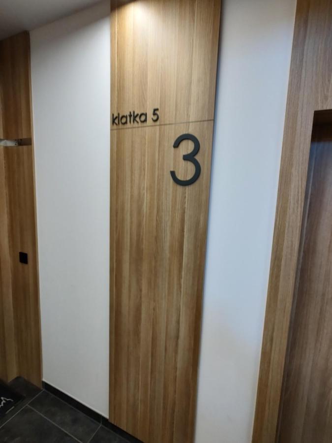 바르샤바 Uroczy Apartament Z Miejscem Na Auto W Garazu 아파트 외부 사진