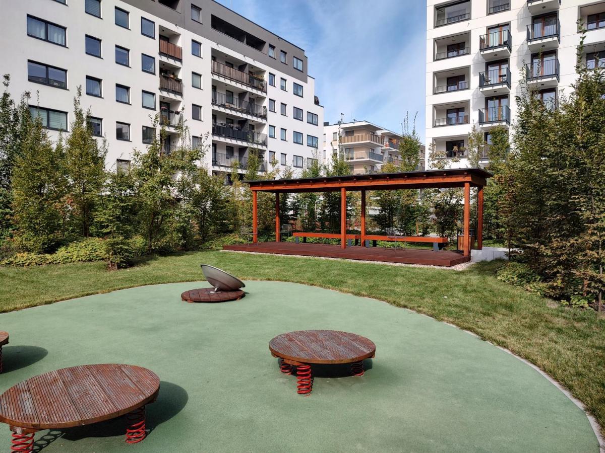 바르샤바 Uroczy Apartament Z Miejscem Na Auto W Garazu 아파트 외부 사진