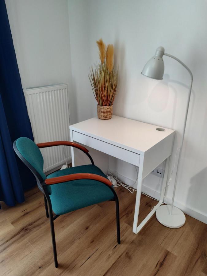 바르샤바 Uroczy Apartament Z Miejscem Na Auto W Garazu 아파트 외부 사진