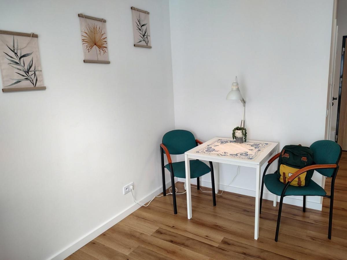 바르샤바 Uroczy Apartament Z Miejscem Na Auto W Garazu 아파트 외부 사진